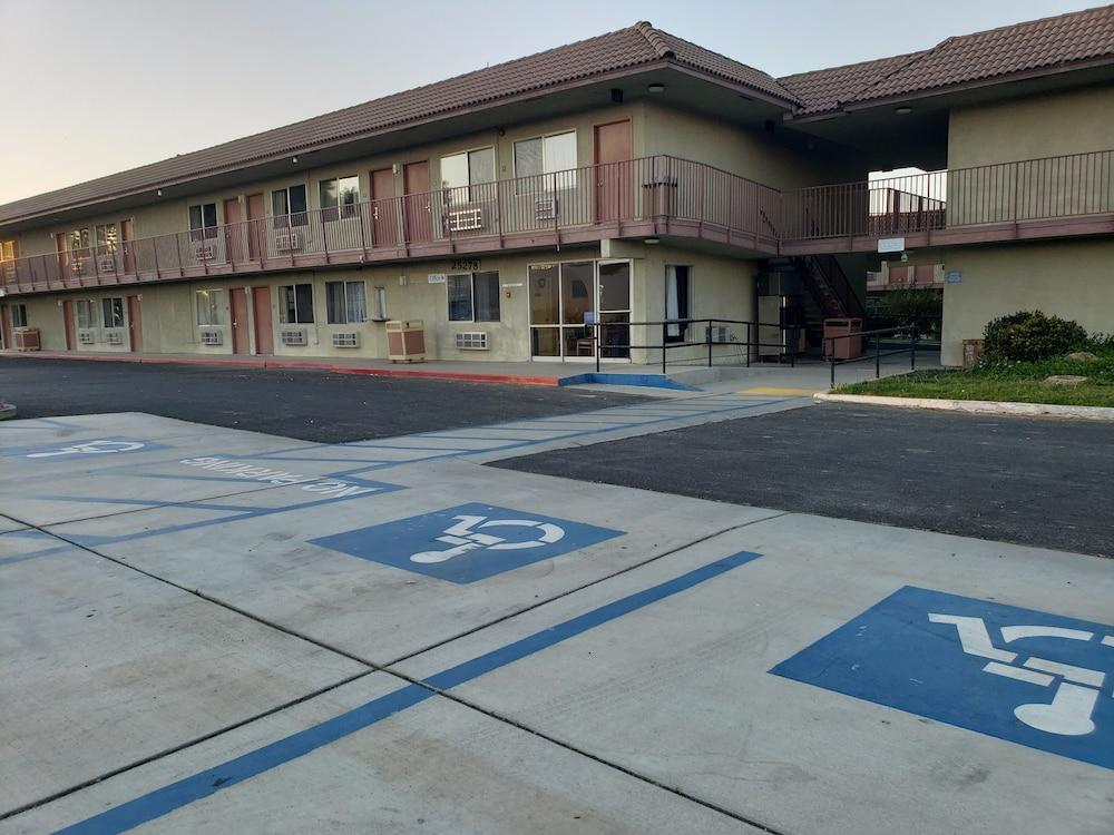 Baymont By Wyndham Coalinga Exterior foto