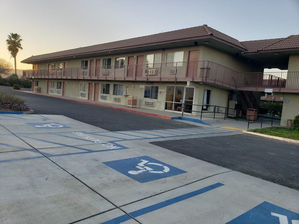 Baymont By Wyndham Coalinga Exterior foto