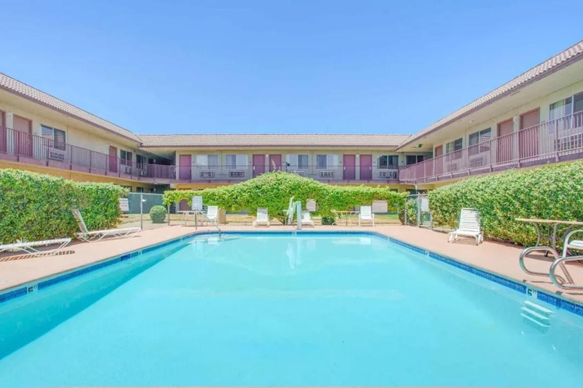 Baymont By Wyndham Coalinga Exterior foto