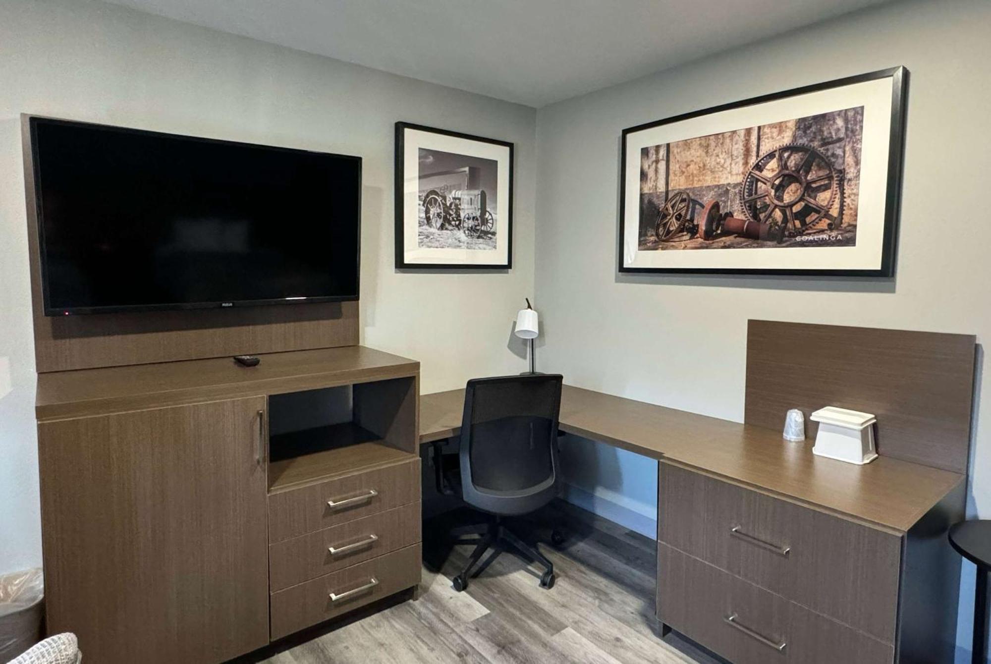 Baymont By Wyndham Coalinga Exterior foto
