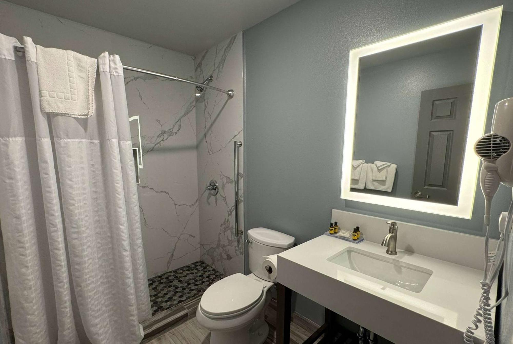 Baymont By Wyndham Coalinga Exterior foto